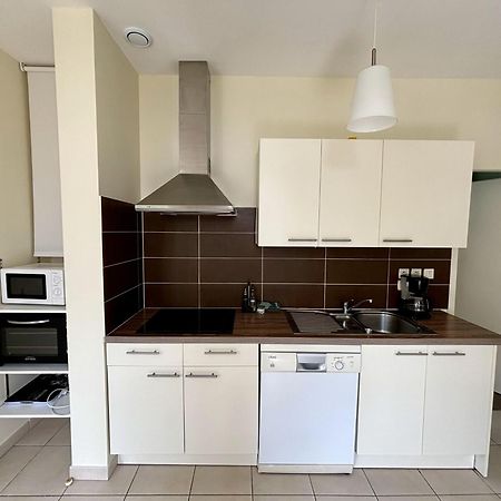Le Domaine Des Aguins Guest House Saujon Bagian luar foto