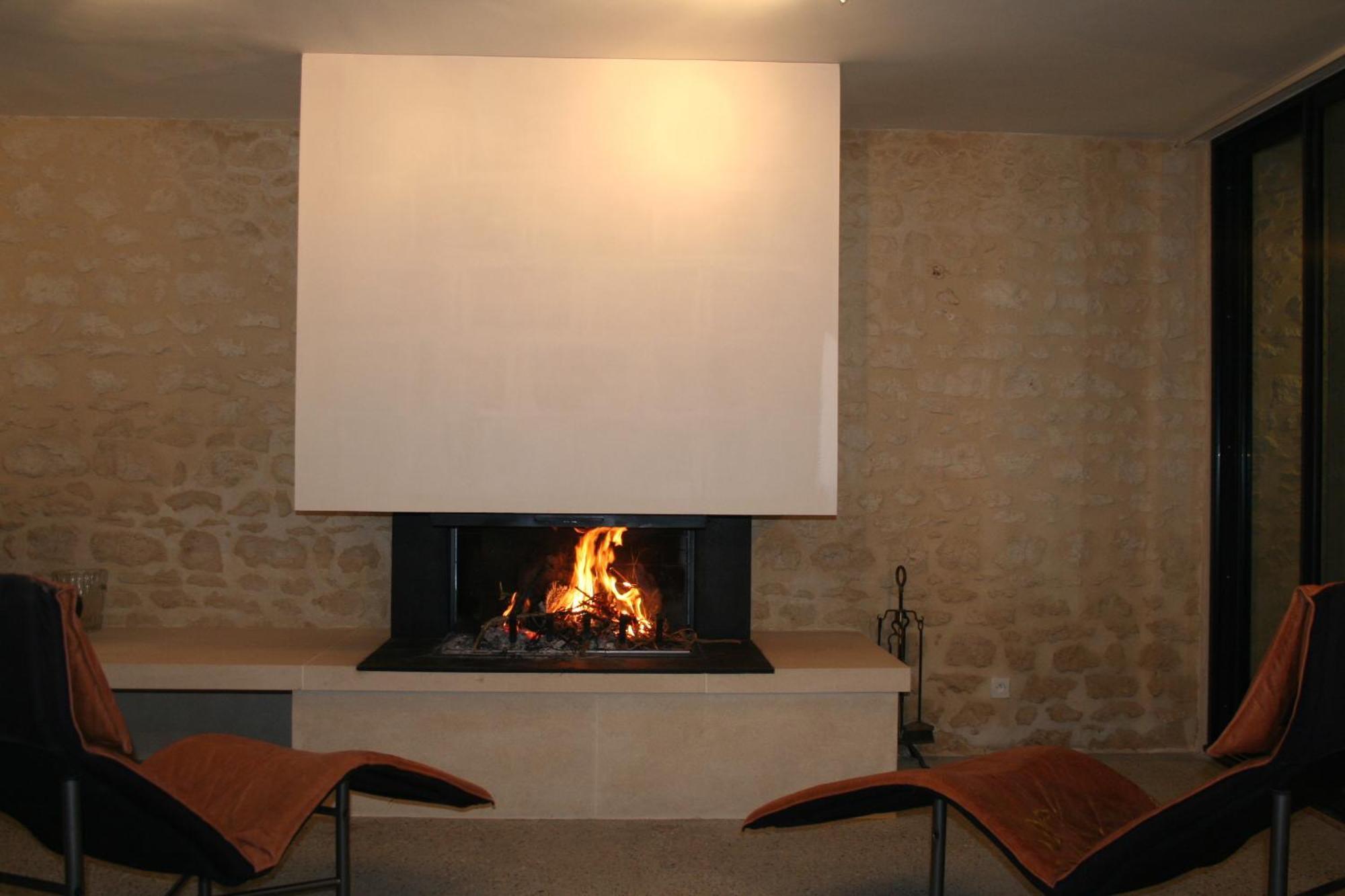 Le Domaine Des Aguins Guest House Saujon Bagian luar foto