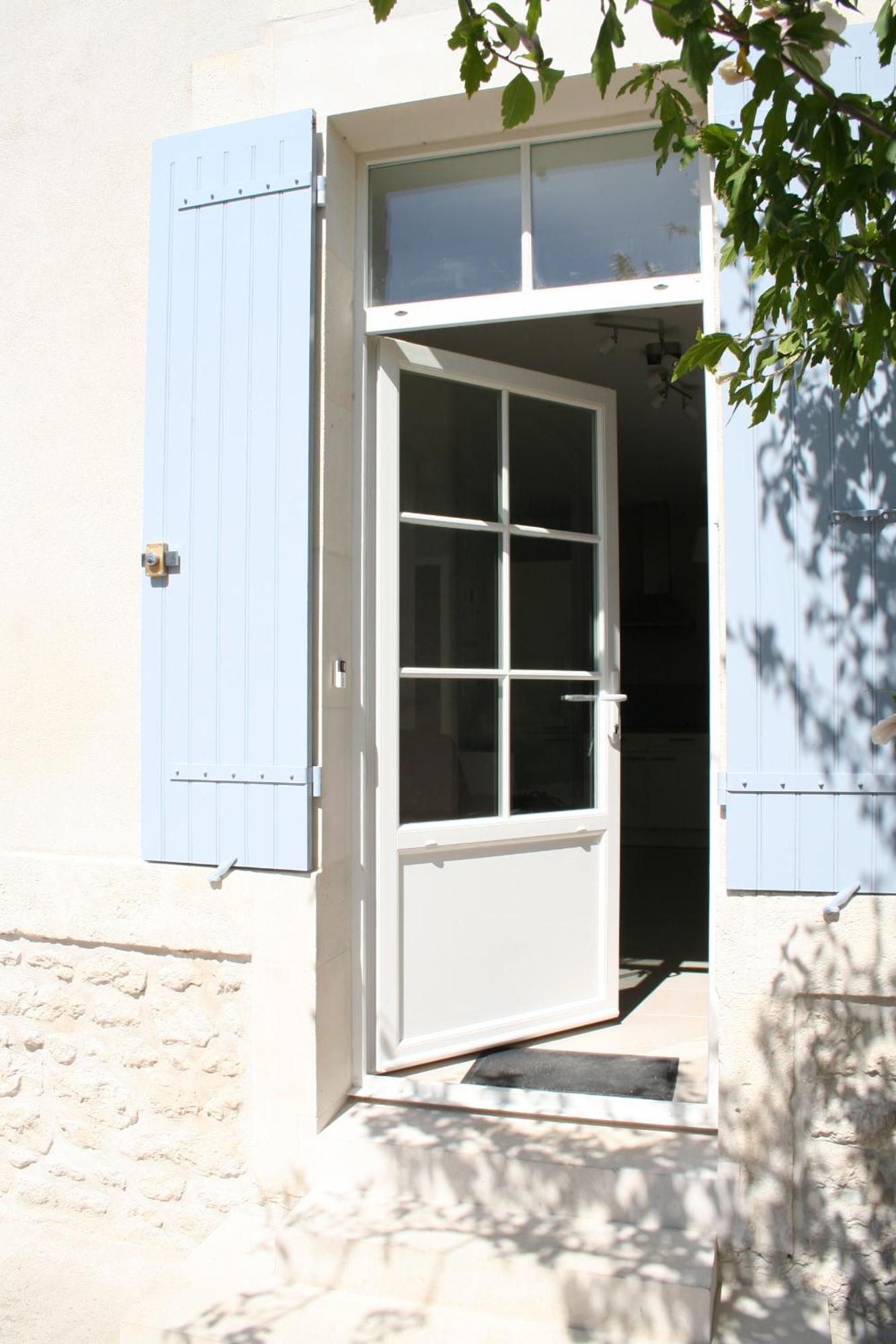 Le Domaine Des Aguins Guest House Saujon Bagian luar foto