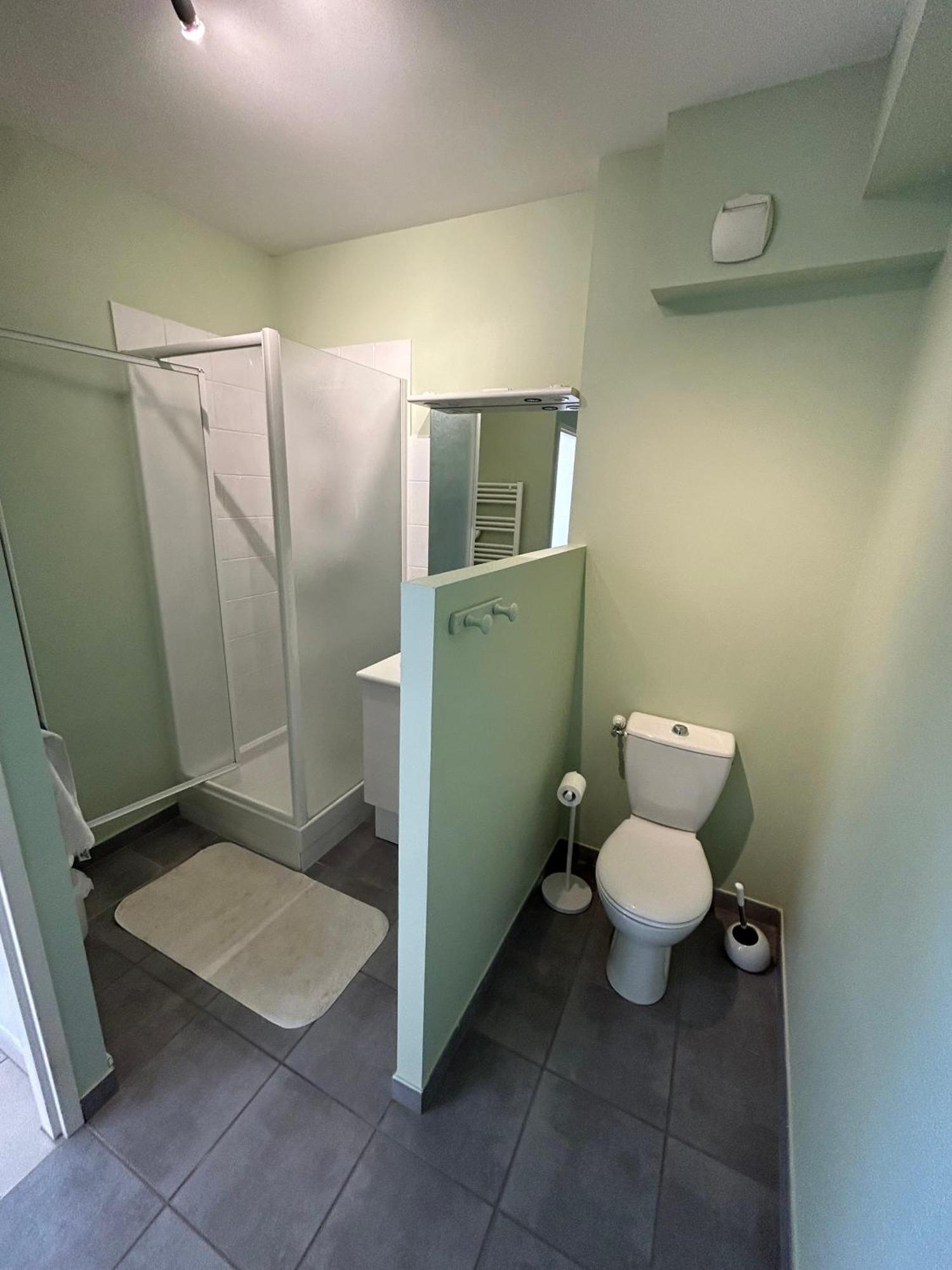 Le Domaine Des Aguins Guest House Saujon Bagian luar foto