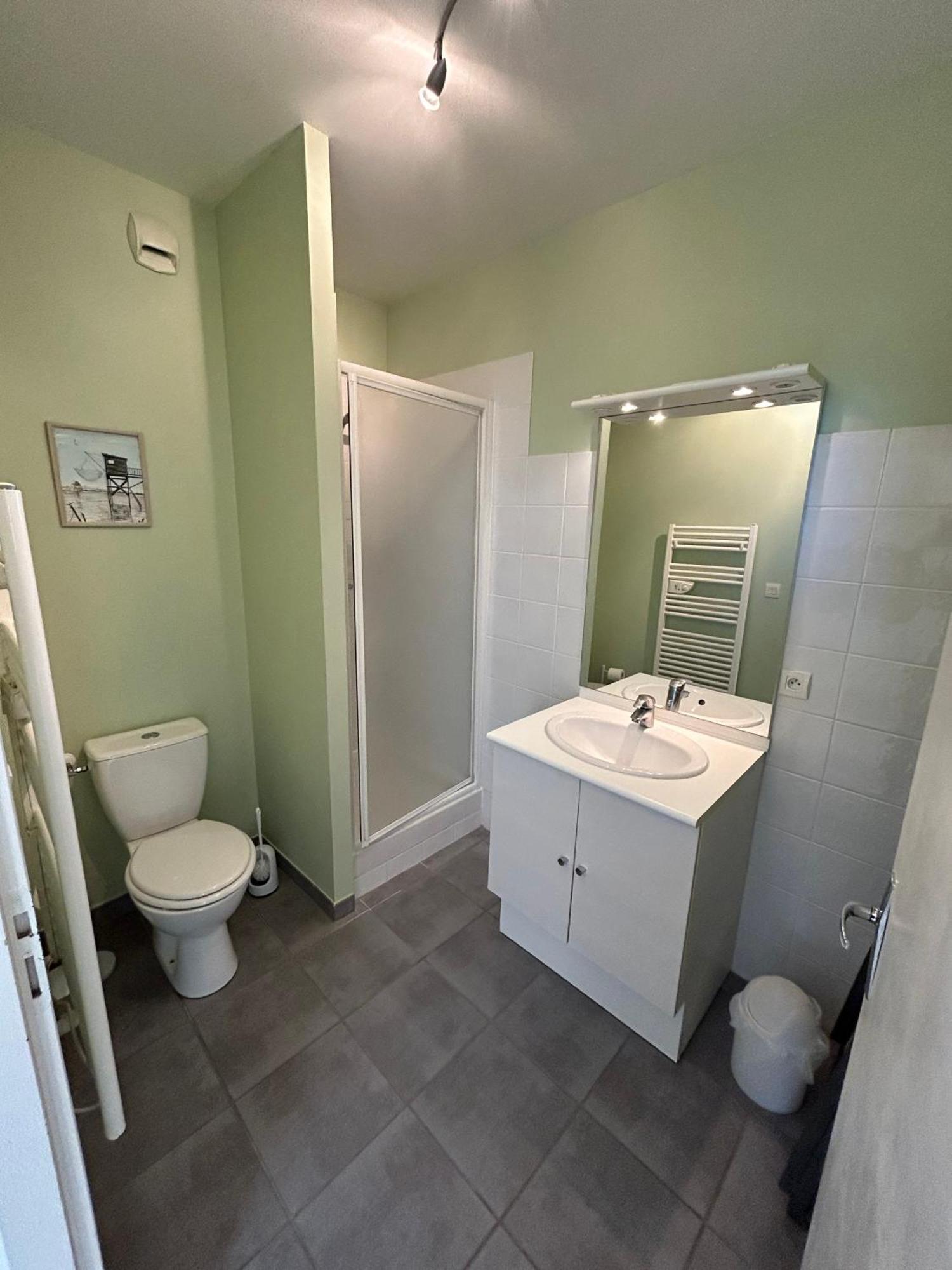 Le Domaine Des Aguins Guest House Saujon Bagian luar foto
