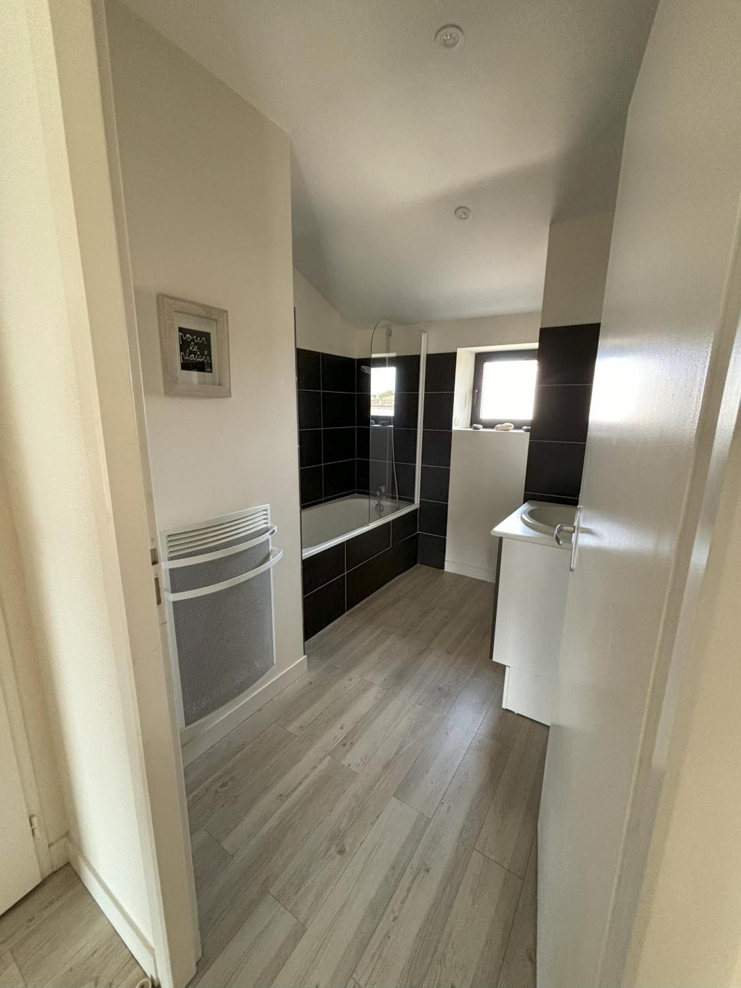 Le Domaine Des Aguins Guest House Saujon Bagian luar foto