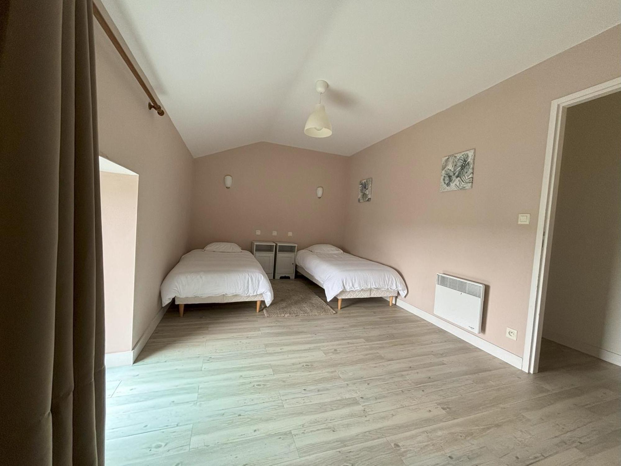 Le Domaine Des Aguins Guest House Saujon Bagian luar foto