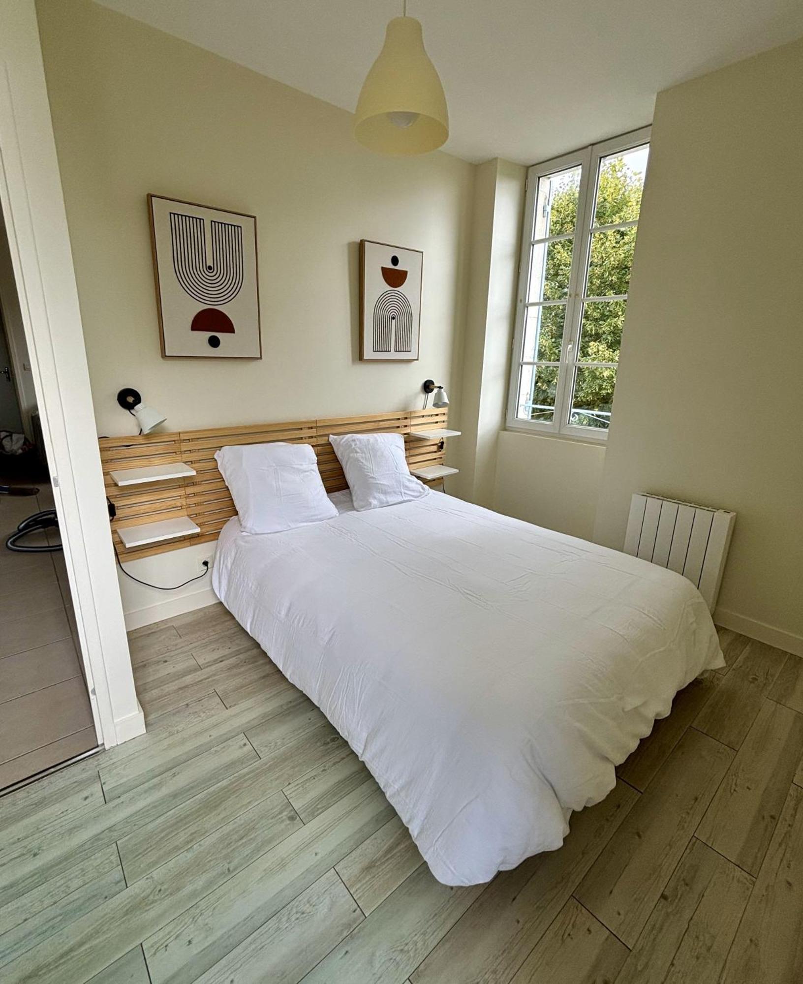Le Domaine Des Aguins Guest House Saujon Bagian luar foto